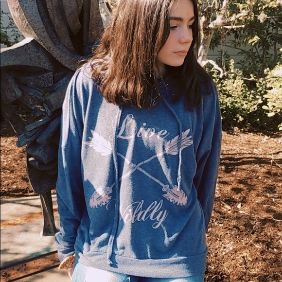 Active Knitwear Live Wildly Blue Sweatshirt!! 💙 - Picture 2 of 4